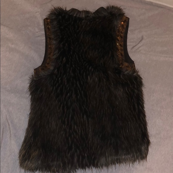 Guess faux Fur Vest - Picture 5 of 5
